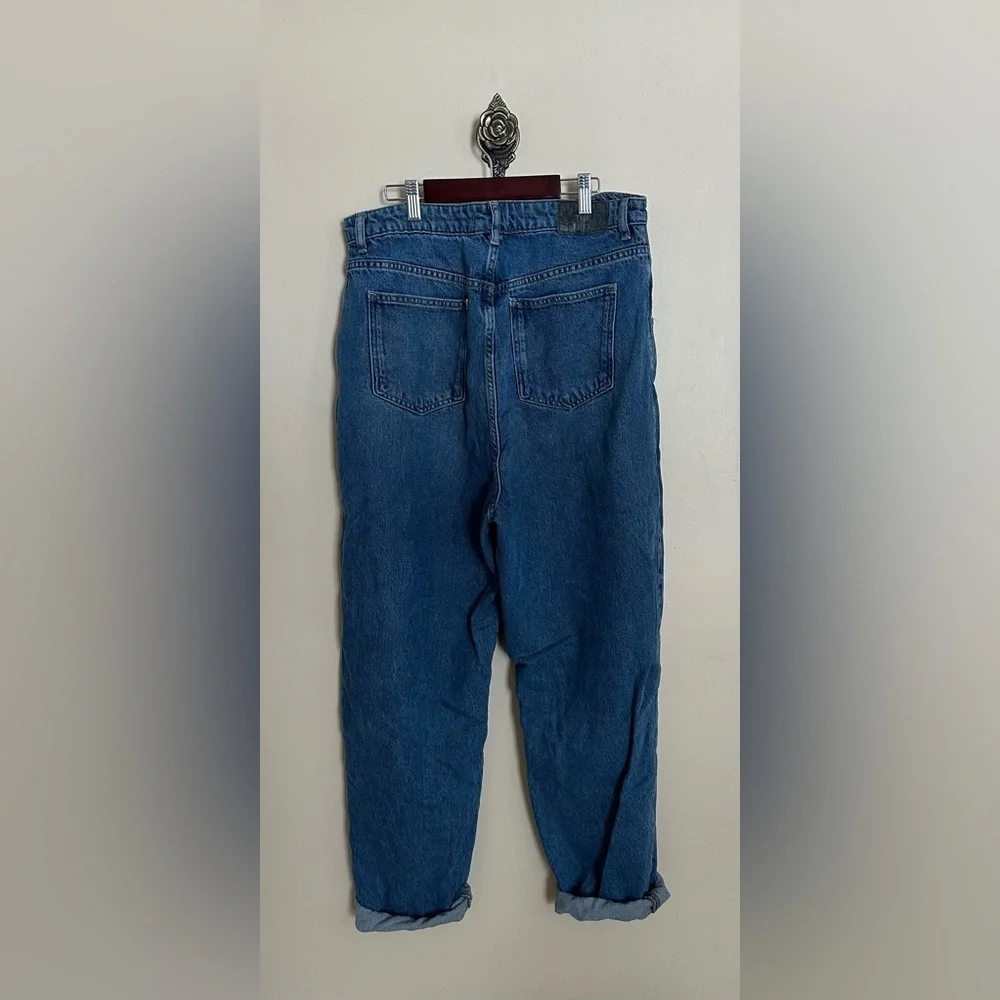 EUC We The Free Augusta Barrel Jeans Grey Skies Size 32 - Picture 8 of 12
